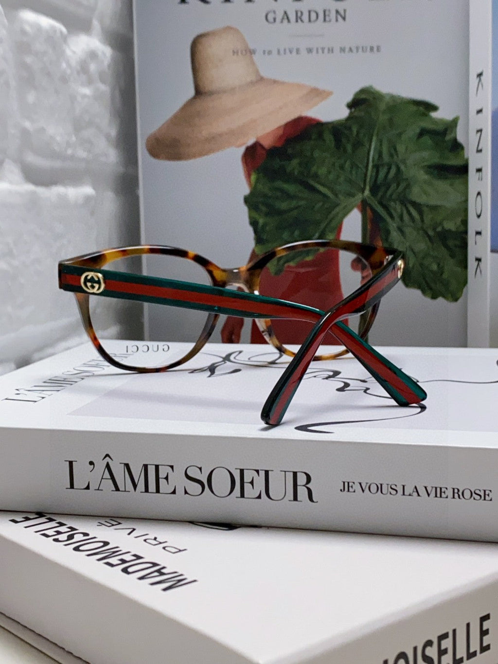 GUCCI BUTTERFLY FRAME SUNGLASSES 570220 IN ACETATE