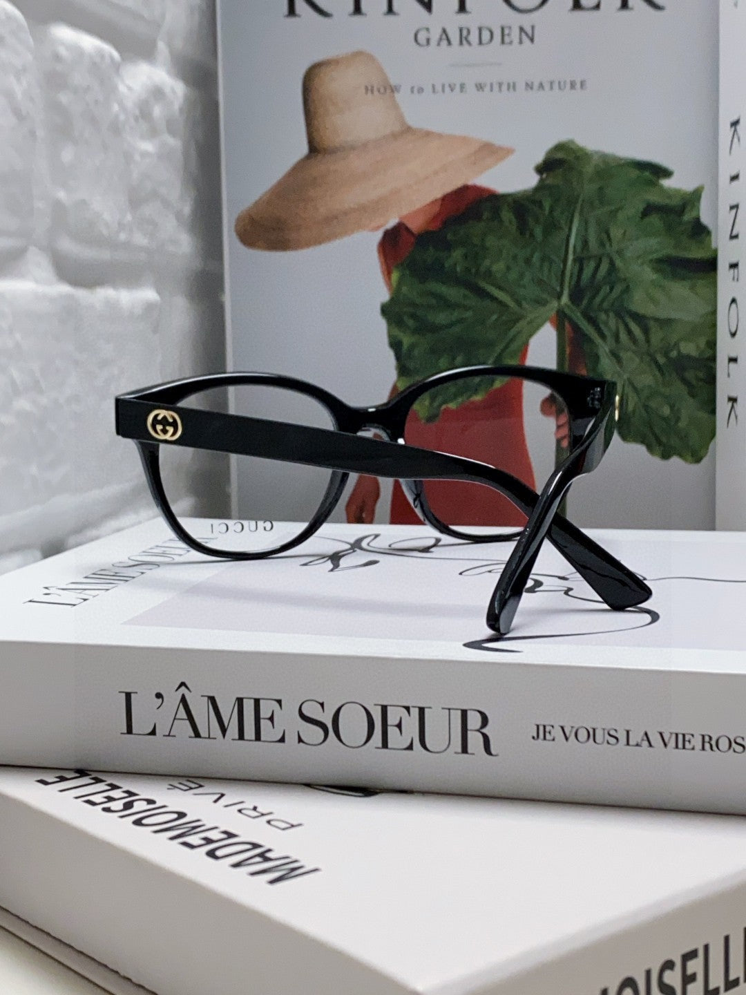 GUCCI BUTTERFLY FRAME SUNGLASSES 570220 IN ACETATE