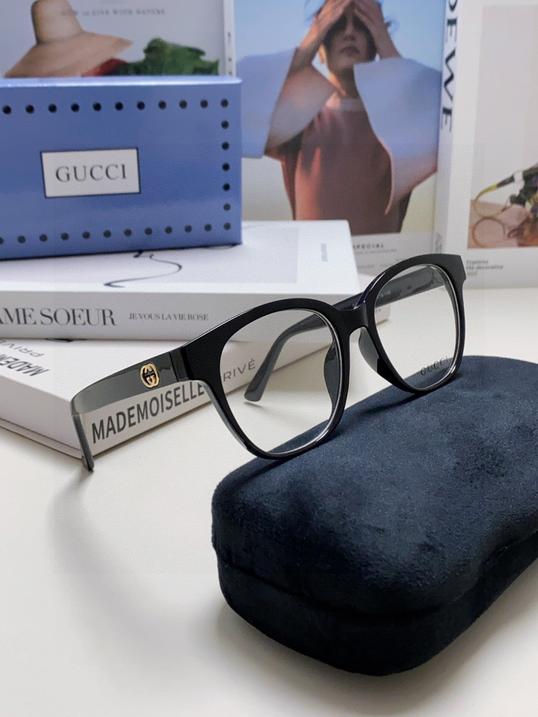 GUCCI BUTTERFLY FRAME SUNGLASSES 570220 IN ACETATE