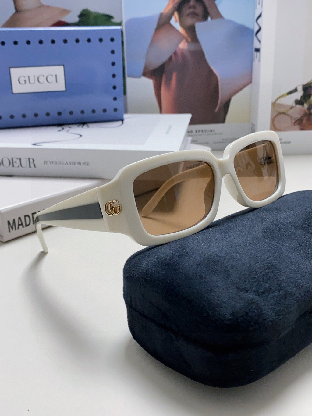 GUCCI RECTANGULAR FRAME SUNGLASSES 570237 IN ACETATE