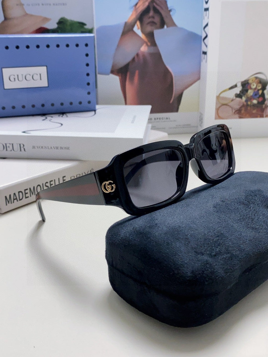 GUCCI RECTANGULAR FRAME SUNGLASSES 570237 IN ACETATE