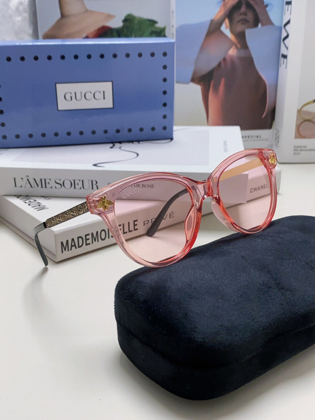 GUCCI BEE EMBELLISHED BUTTERFLY FRAME SUNGLASSES 570242 IN ACETATE
