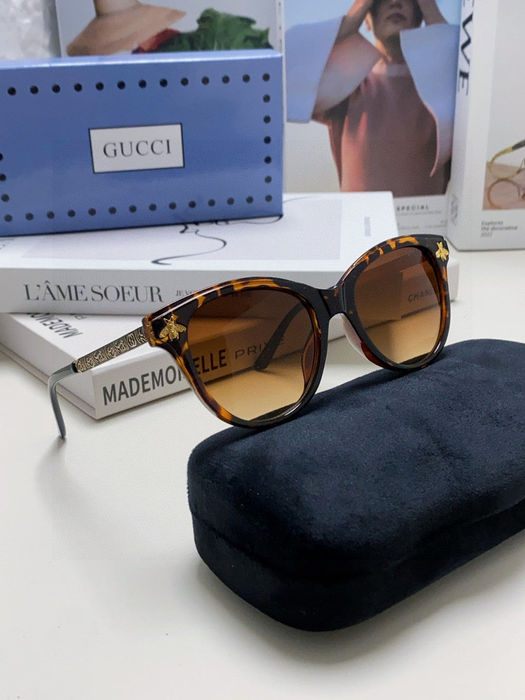 GUCCI BEE EMBELLISHED BUTTERFLY FRAME SUNGLASSES 570242 IN ACETATE