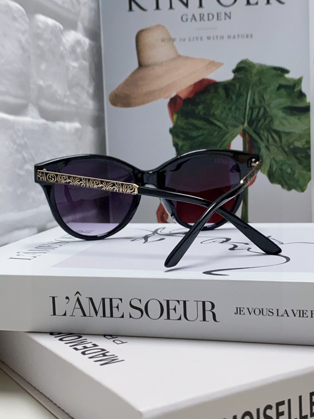 GUCCI BEE EMBELLISHED BUTTERFLY FRAME SUNGLASSES 570242 IN ACETATE