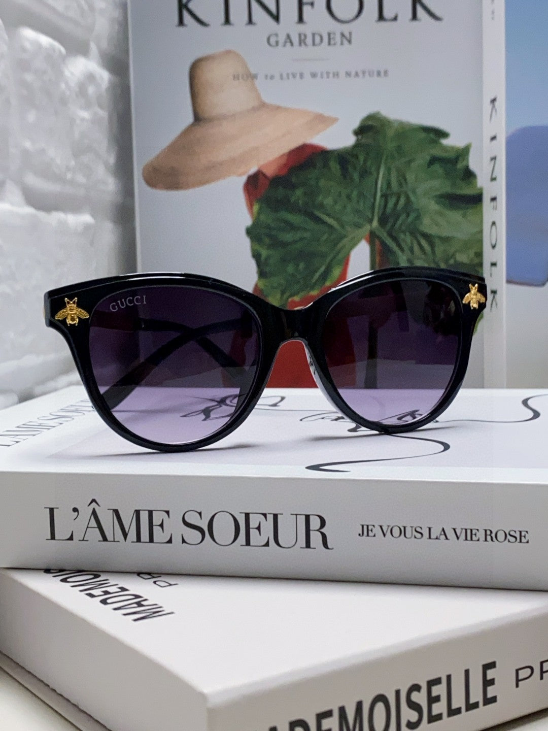 GUCCI BEE EMBELLISHED BUTTERFLY FRAME SUNGLASSES 570242 IN ACETATE