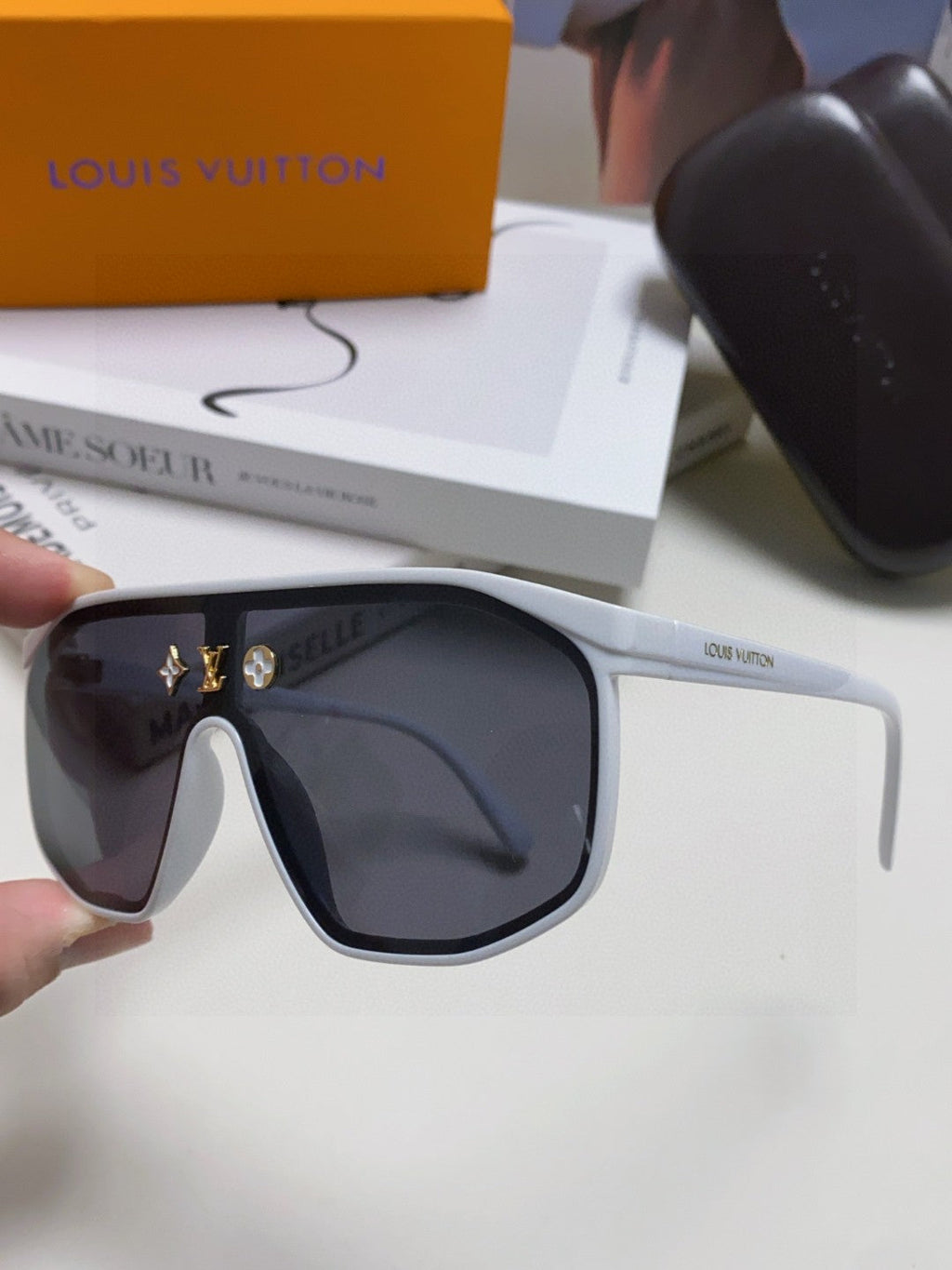 LOUIS VUITTON WAIMEA SUNGLASSES 570269 IN WHITE ACETATE