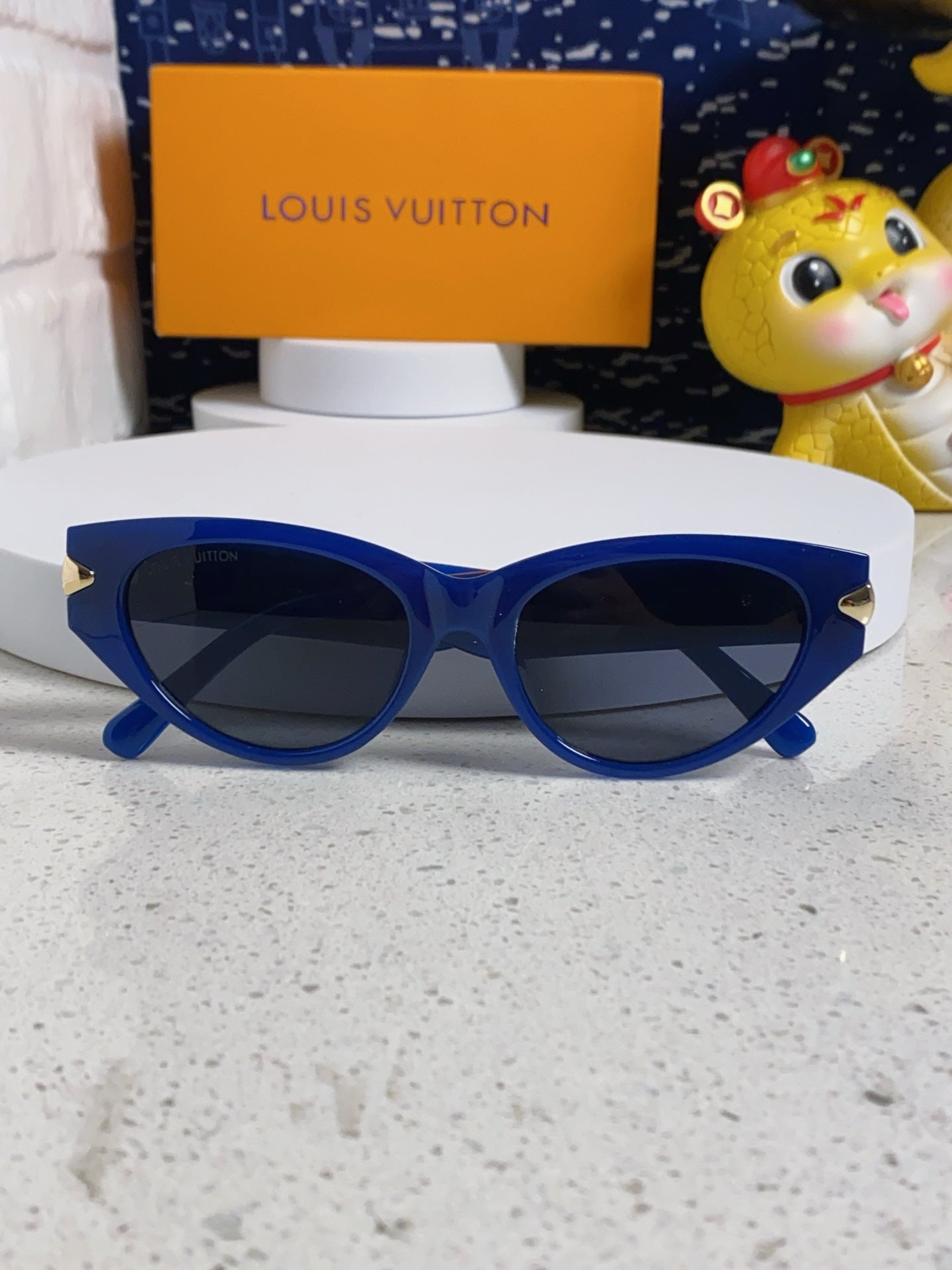 LOUIS VUITTON CAT EYE SUNGLASSES 576883 IN BLUE AND GOLD ACETATE