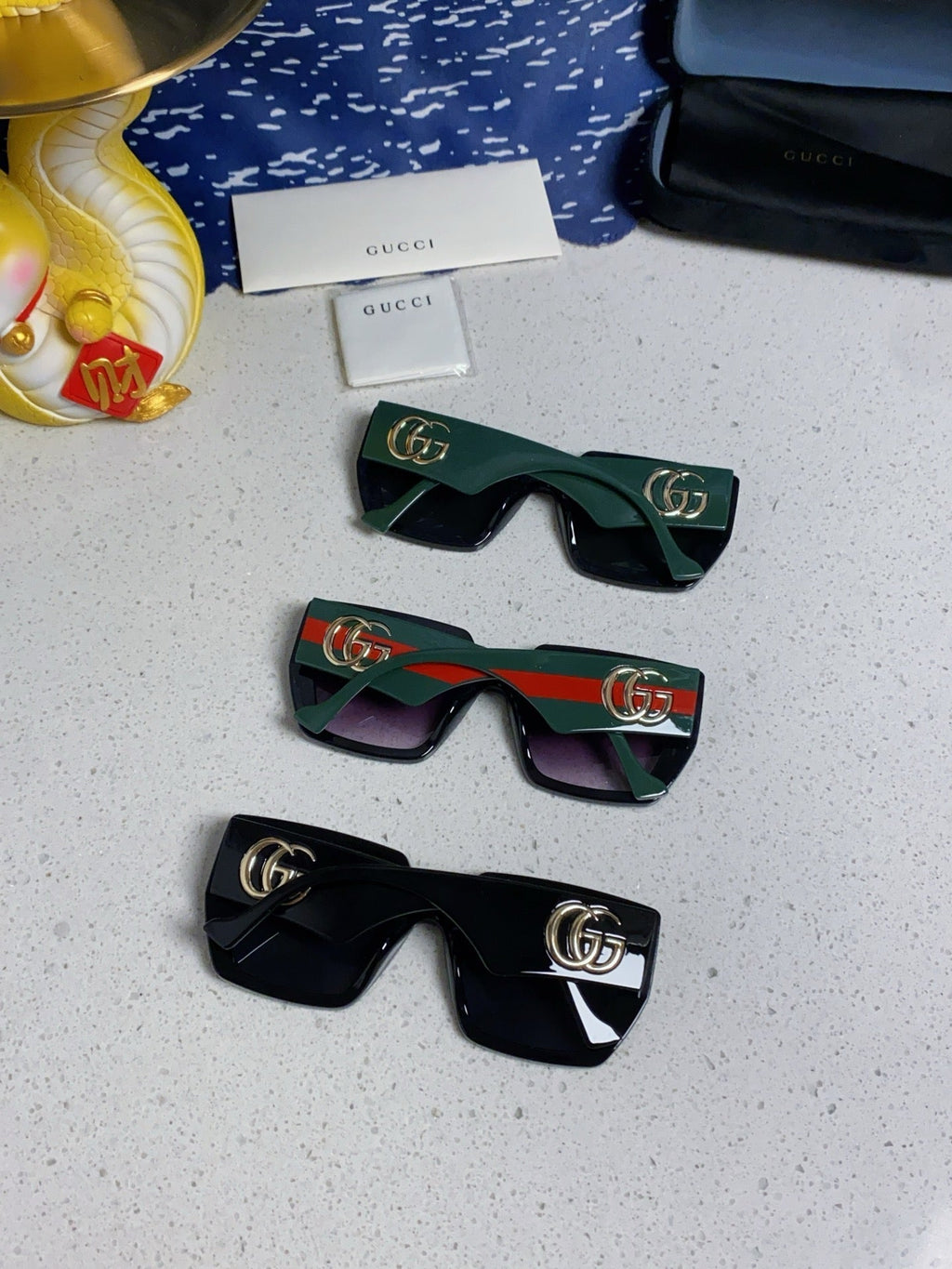 GUCCI SQUARE FRAME SUNGLASSES 573303 IN ACETATE EMBOSSED LOGO
