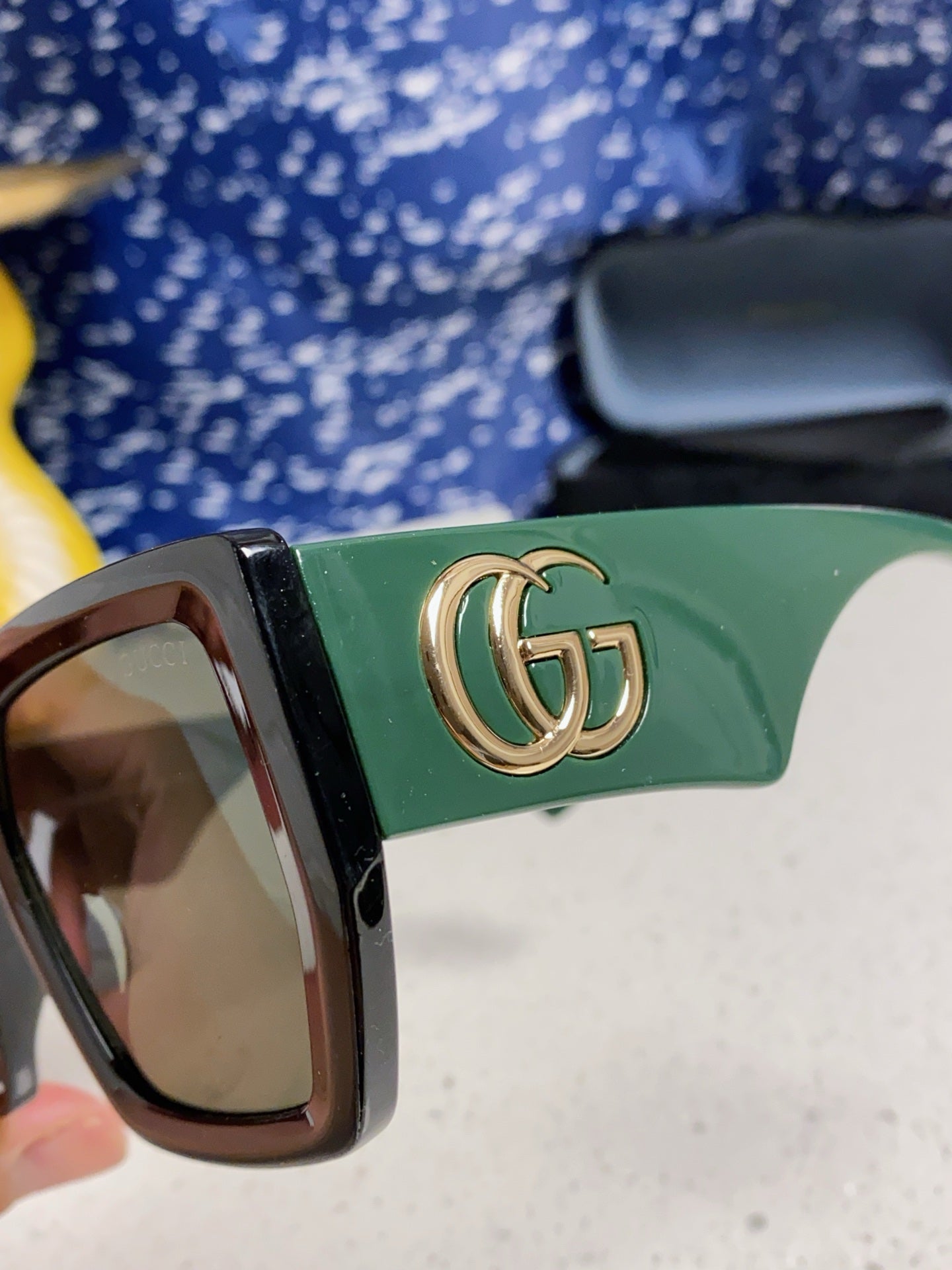 GUCCI SQUARE FRAME SUNGLASSES 573303 IN ACETATE EMBOSSED LOGO