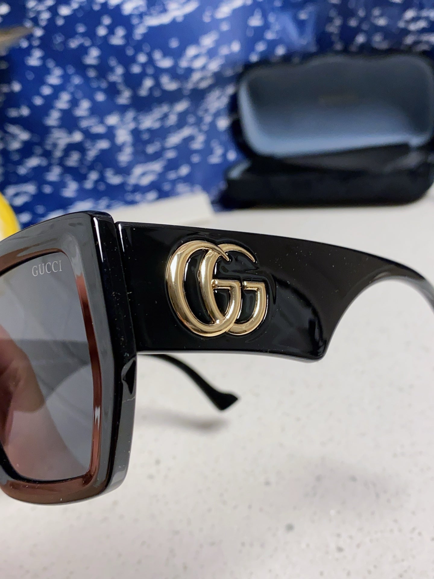 GUCCI SQUARE FRAME SUNGLASSES 573303 IN ACETATE EMBOSSED LOGO