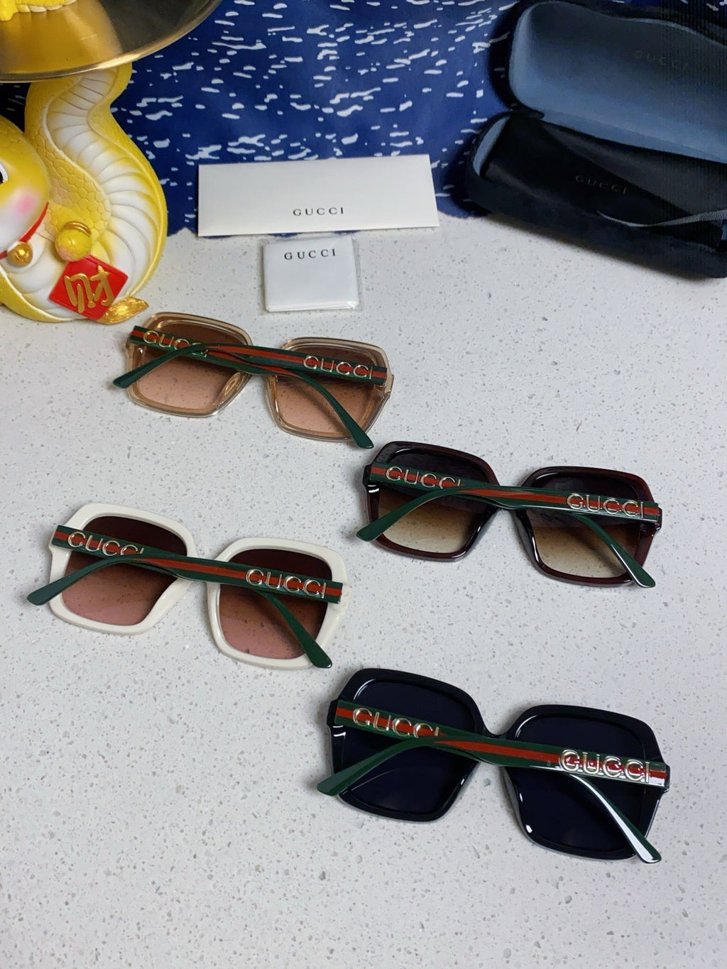 GUCCI SQUARE FRAME SUNGLASSES 573309 IN ACETATE EMBOSSED LOGO