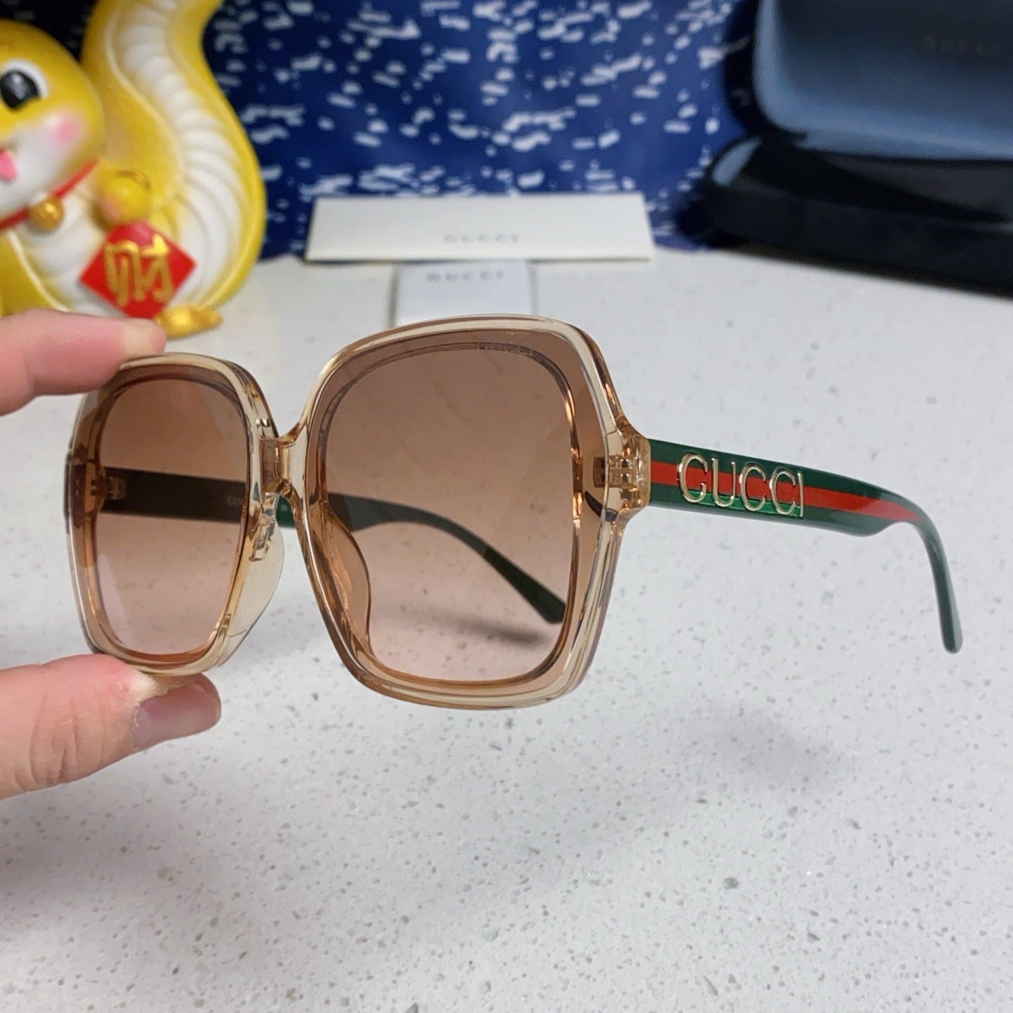 GUCCI SQUARE FRAME SUNGLASSES 573309 IN ACETATE EMBOSSED LOGO