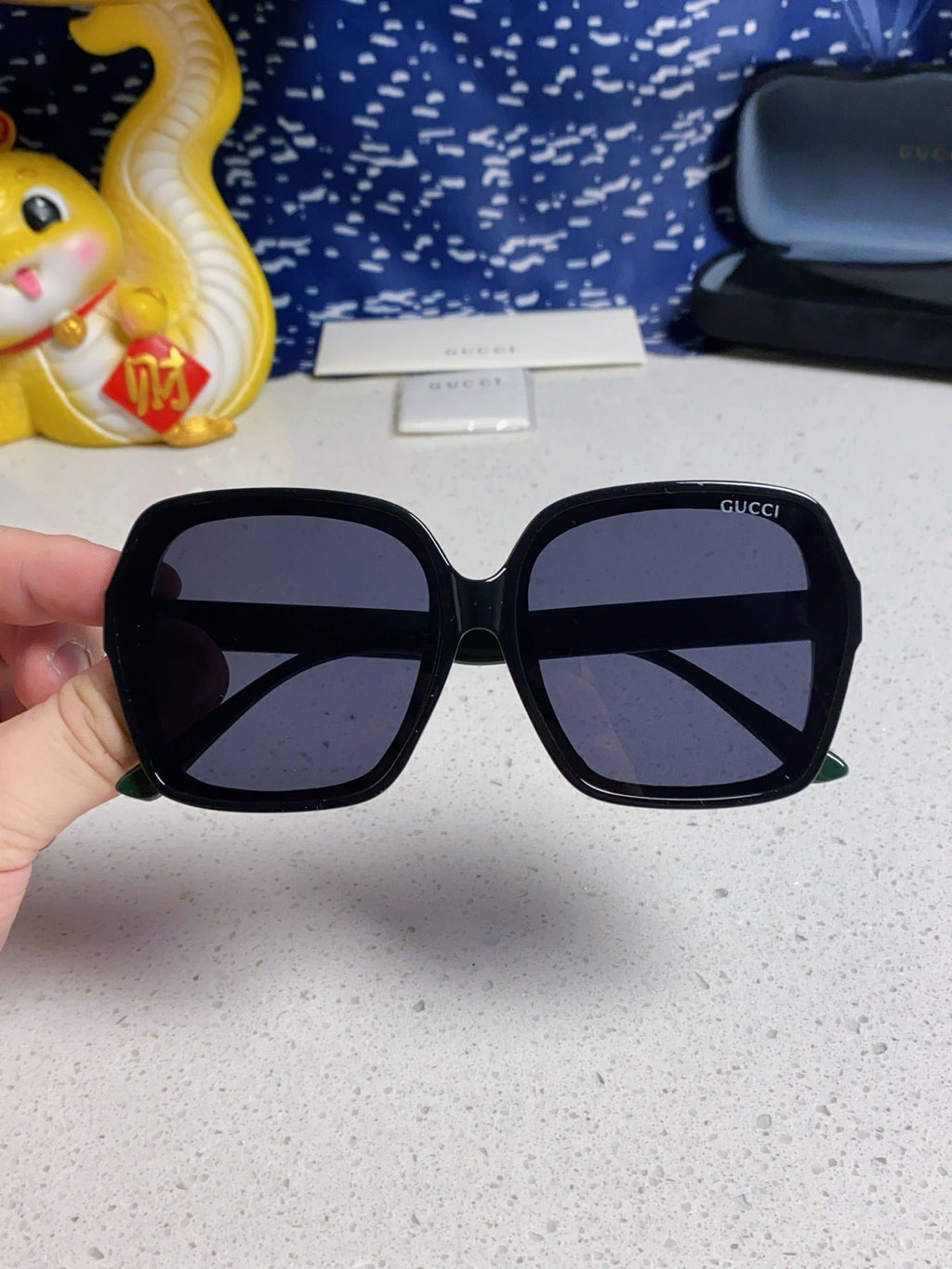GUCCI SQUARE FRAME SUNGLASSES 573309 IN ACETATE EMBOSSED LOGO