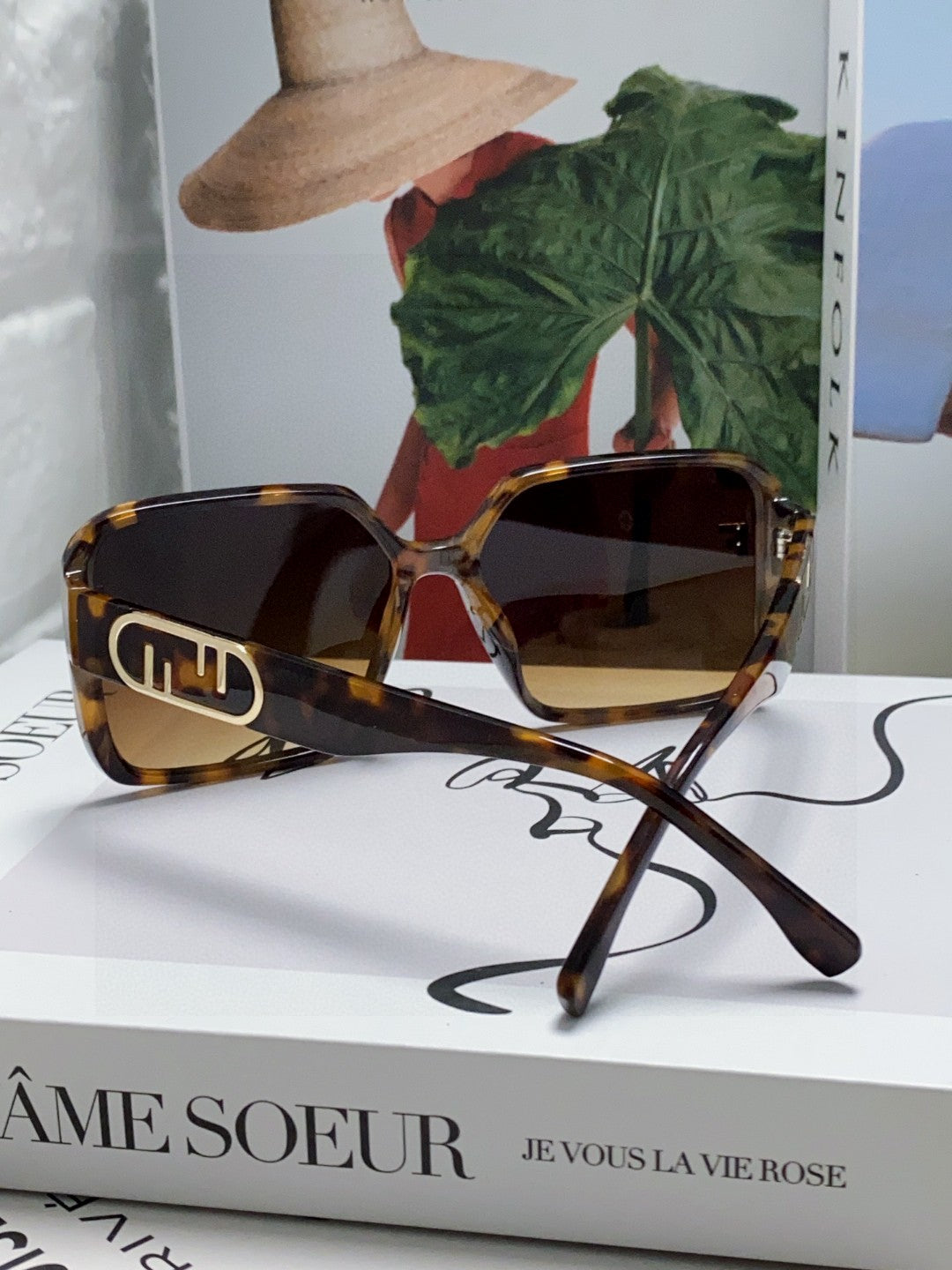 FENDI EMBOSSED LOGO FF DIAMONDS SQUARE FRAME SUNGLASSES 575798 IN ACETATE