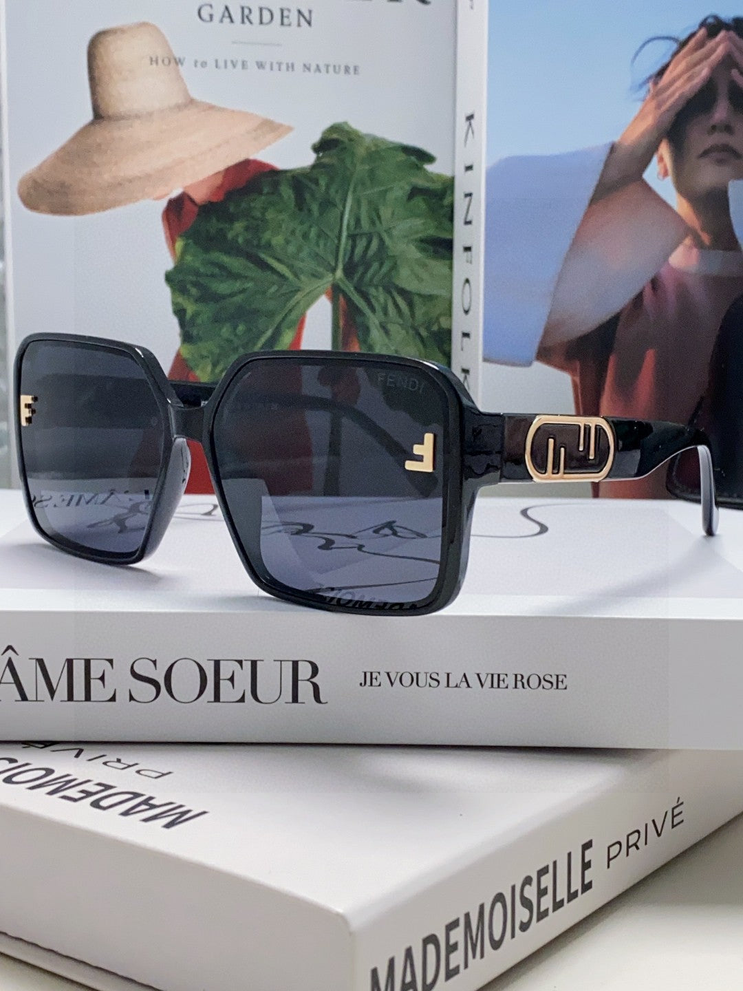 FENDI EMBOSSED LOGO FF DIAMONDS SQUARE FRAME SUNGLASSES 575798 IN ACETATE