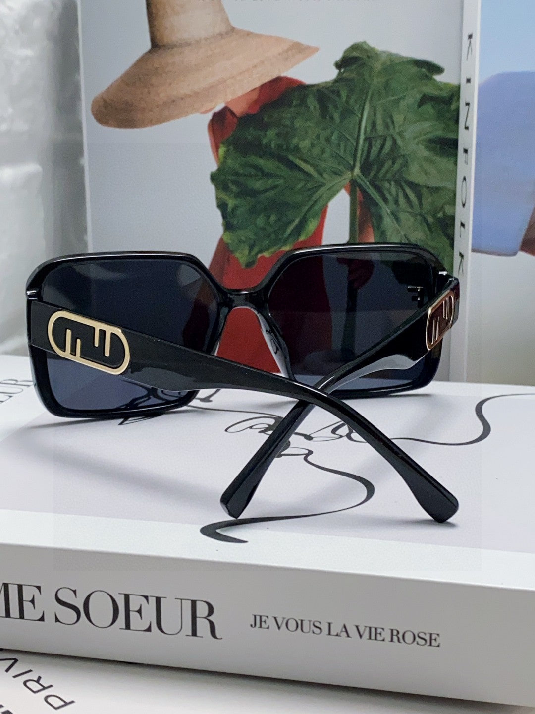 FENDI EMBOSSED LOGO FF DIAMONDS SQUARE FRAME SUNGLASSES 575798 IN ACETATE