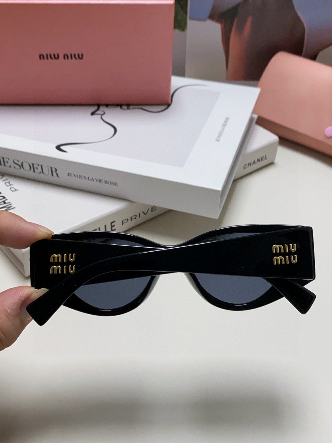 MIU MIU LOGO SUNGLASSES 576812 IN BLACK ACETATE