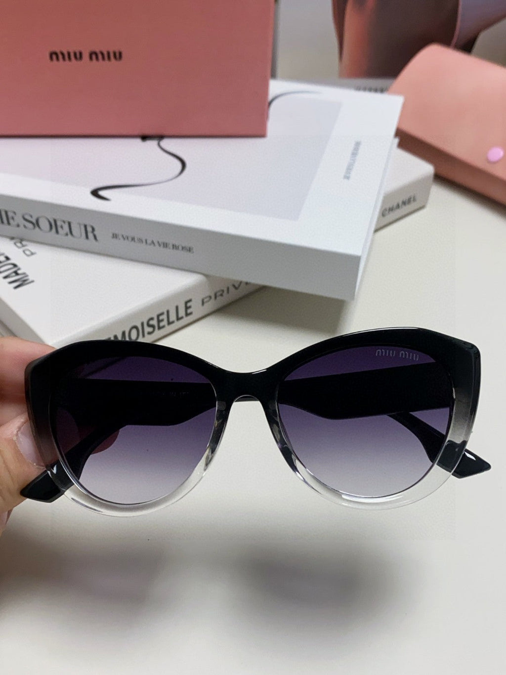 MIU MIU GLIMPSE SUNGLASSES 576813 IN BLACK AND CLEAR ACETATE