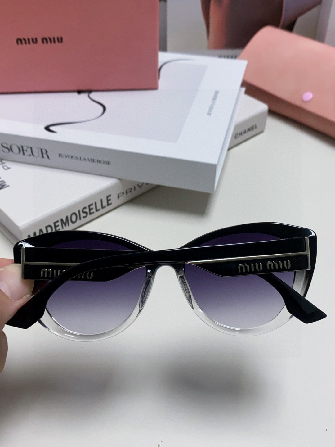 MIU MIU GLIMPSE SUNGLASSES 576813 IN BLACK AND CLEAR ACETATE