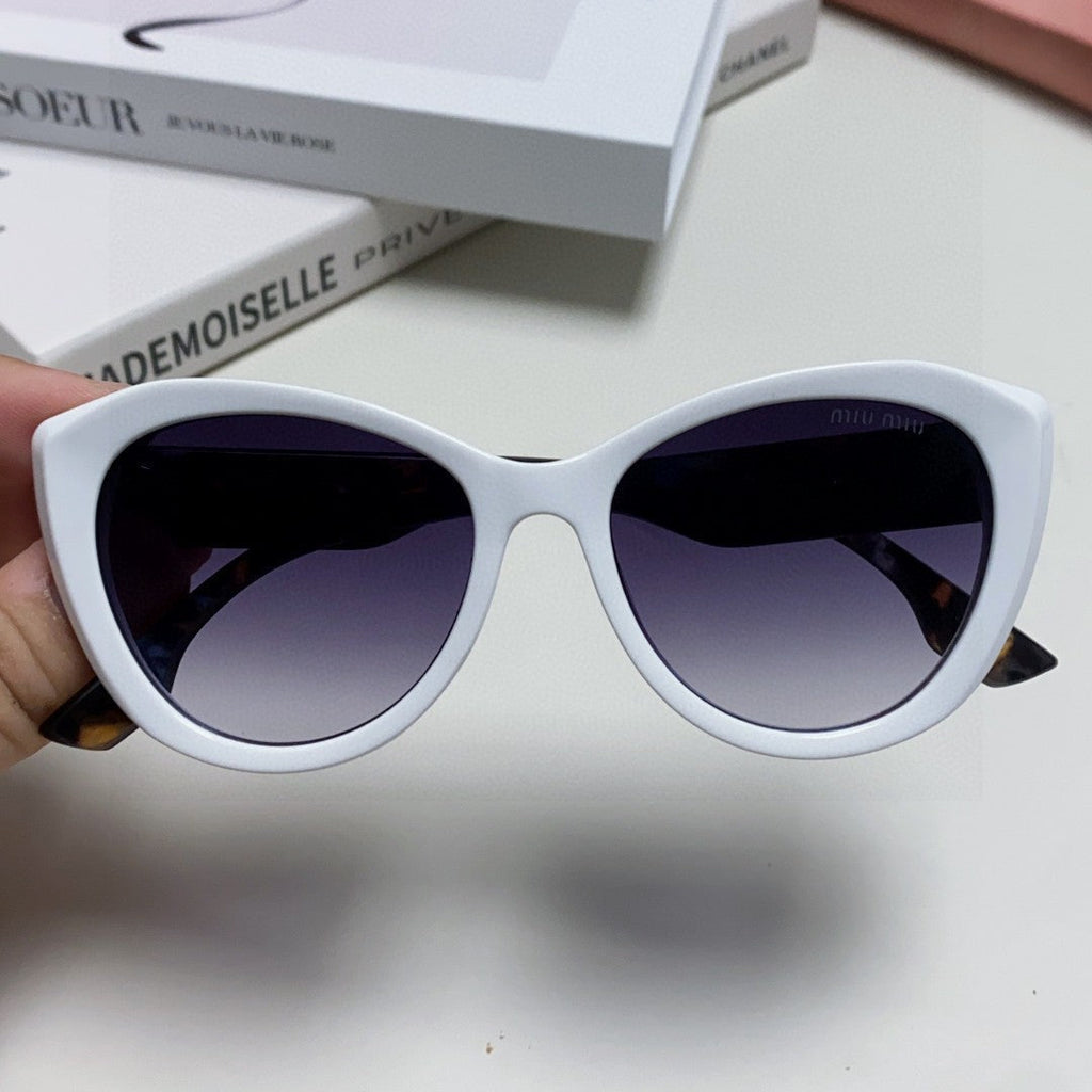 MIU MIU GLIMPSE SUNGLASSES 576814 IN WHITE ACETATE