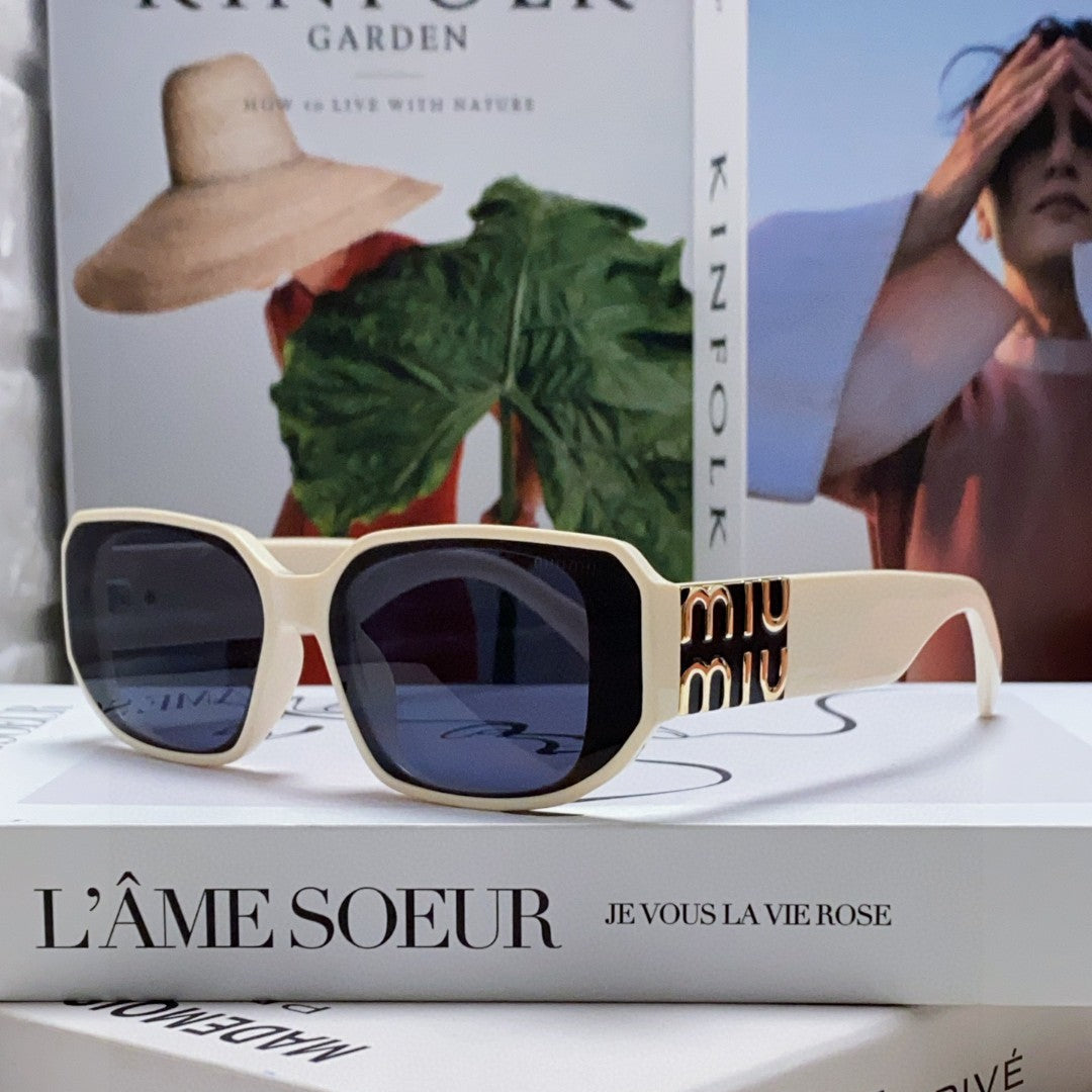 MIU MIU GLIMPSE SUNGLASSES 576819 IN WHITE ACETATE