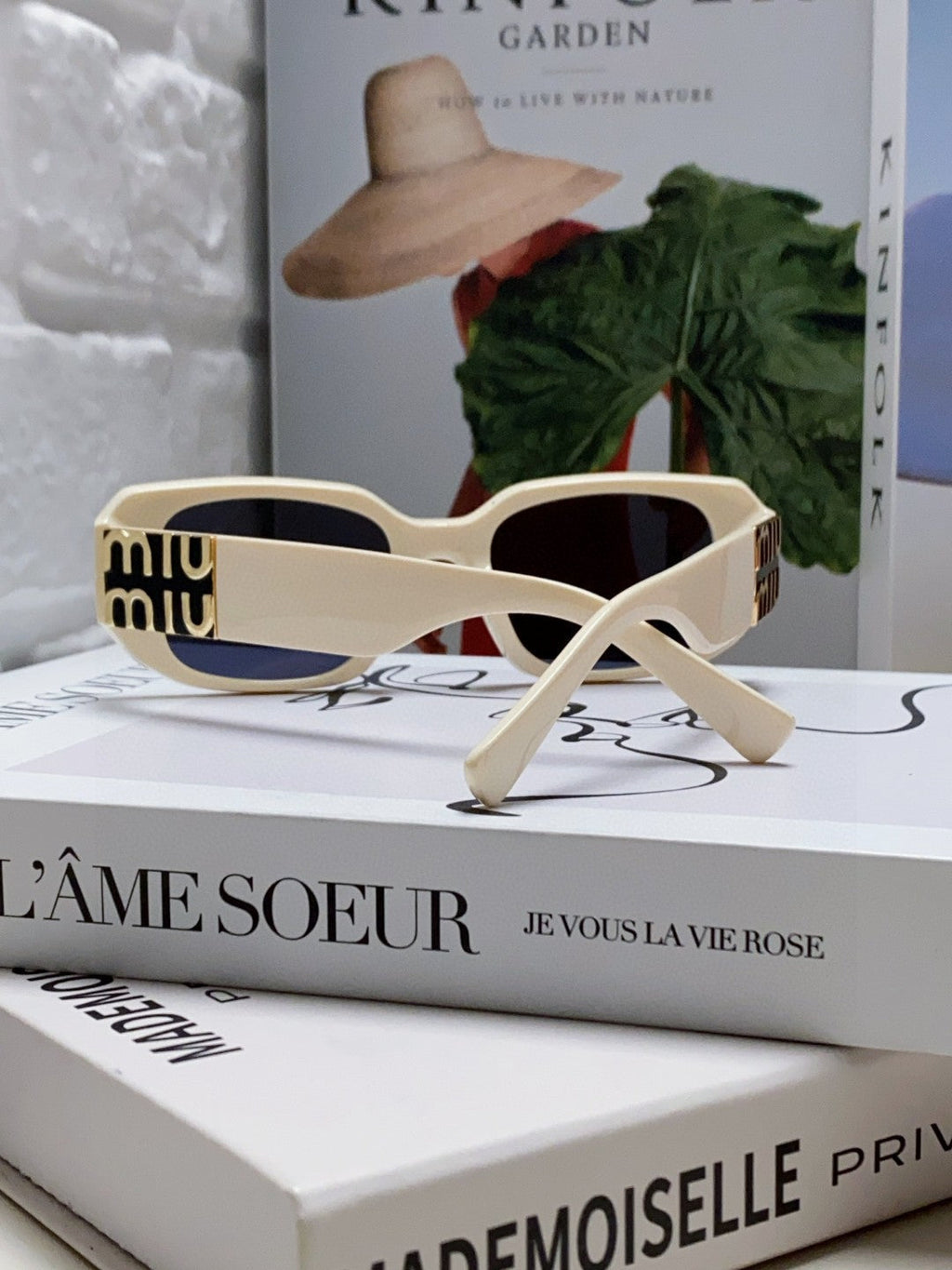 MIU MIU GLIMPSE SUNGLASSES 576819 IN WHITE ACETATE