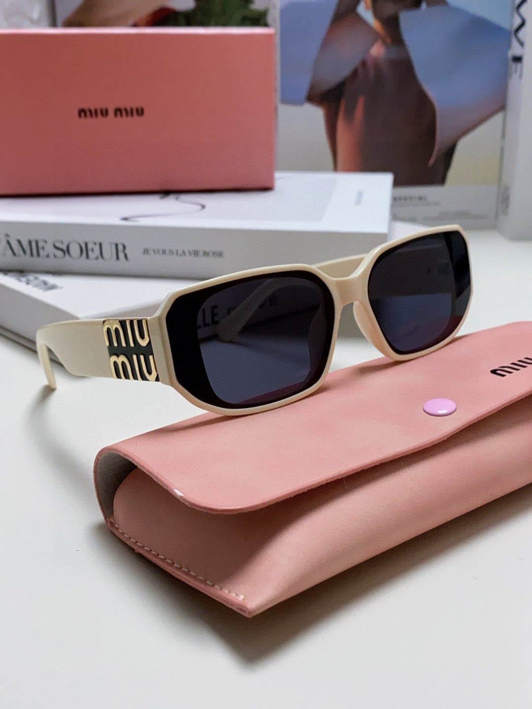 MIU MIU GLIMPSE SUNGLASSES 576819 IN WHITE ACETATE
