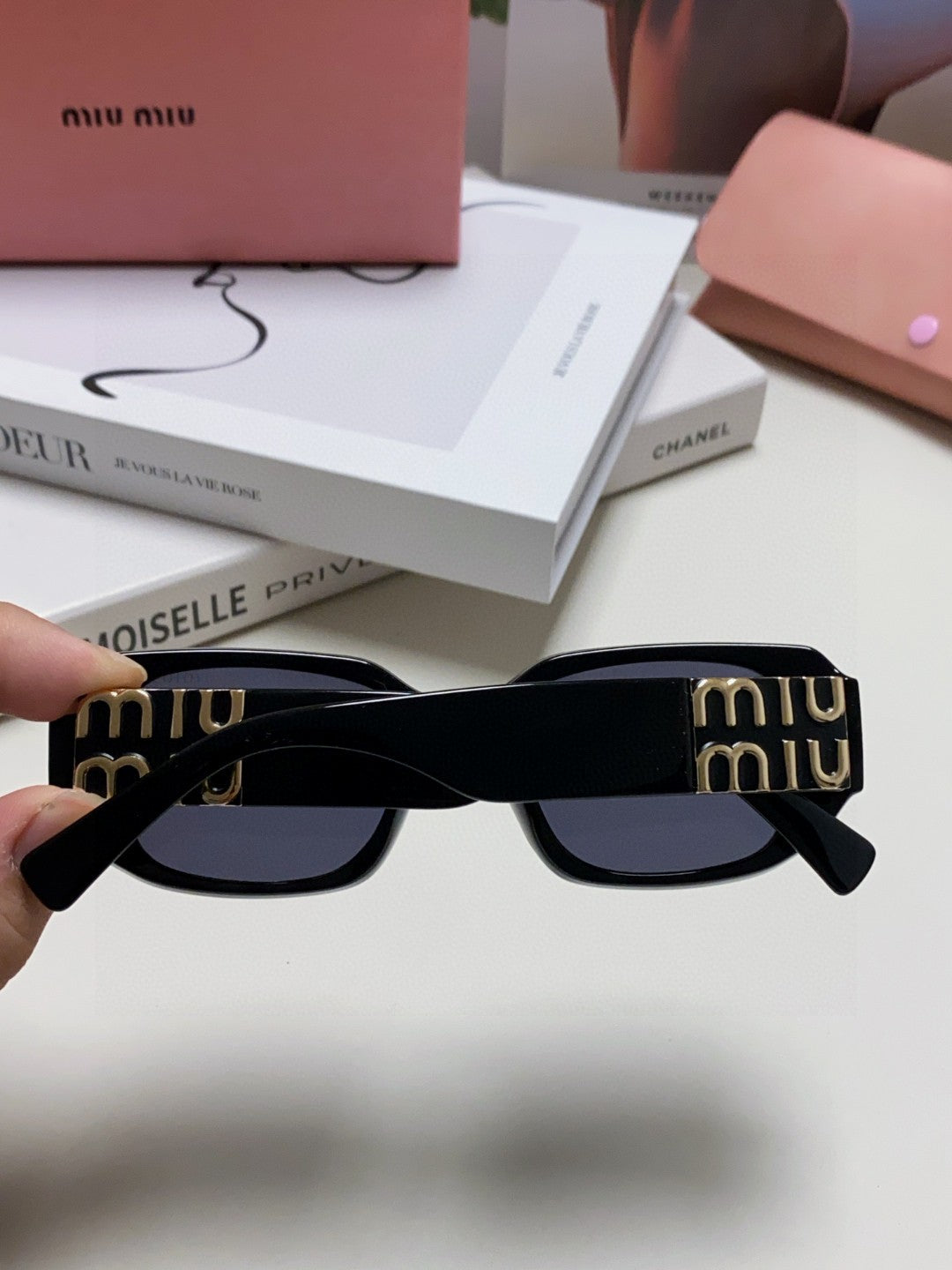 MIU MIU GLIMPSE SUNGLASSES 576821 IN BLACK ACETATE