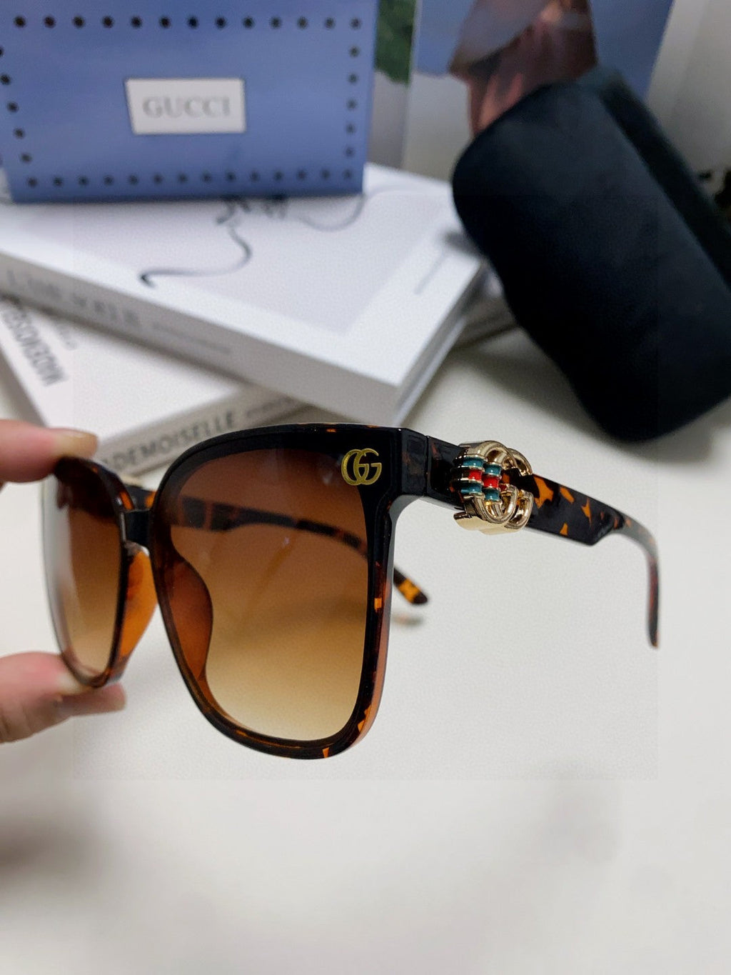 GUCCI EMBOSSED LOGO BUTTERFLY FRAME SUNGLASSES 576876 IN ACETATE