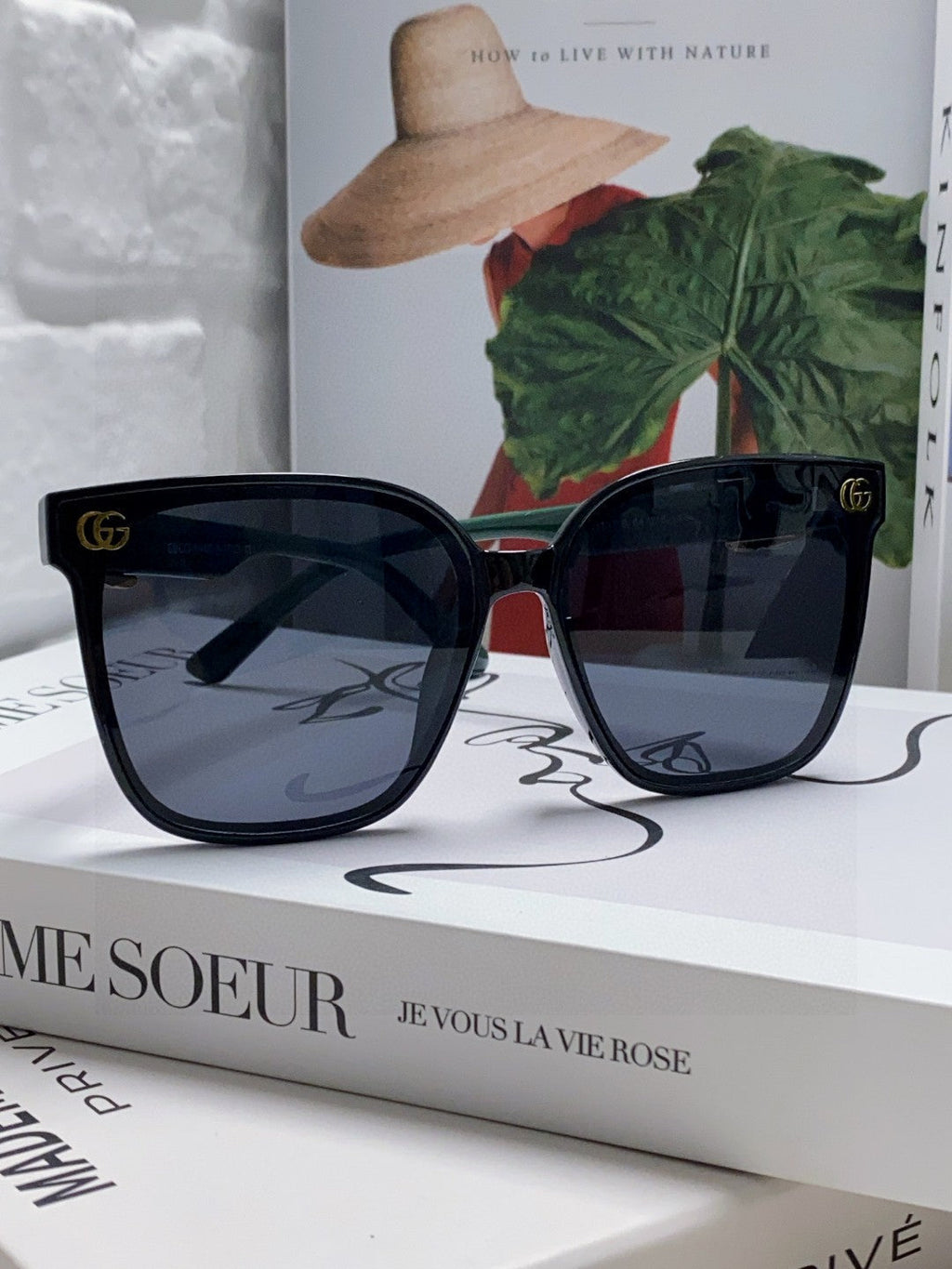 GUCCI EMBOSSED LOGO BUTTERFLY FRAME SUNGLASSES 576876 IN ACETATE