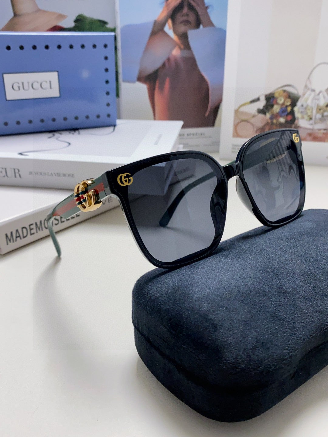 GUCCI EMBOSSED LOGO BUTTERFLY FRAME SUNGLASSES 576876 IN ACETATE