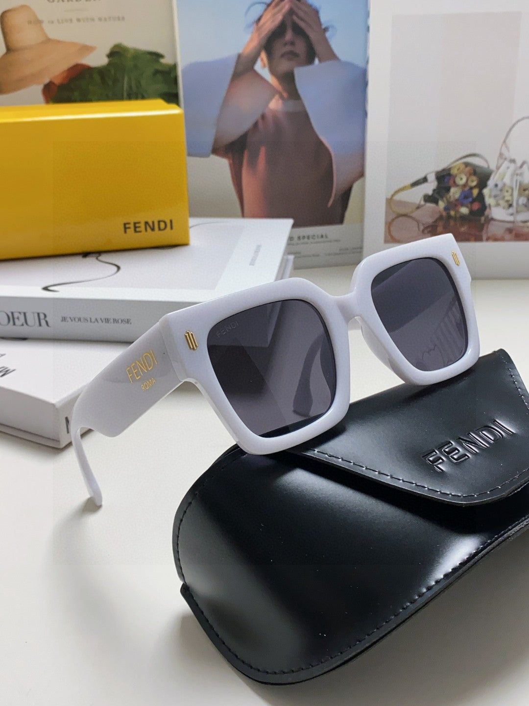 FENDI FEN FIRST CHUNKY SQUARE FRAME SUNGLASSES 542081 IN ACETATE