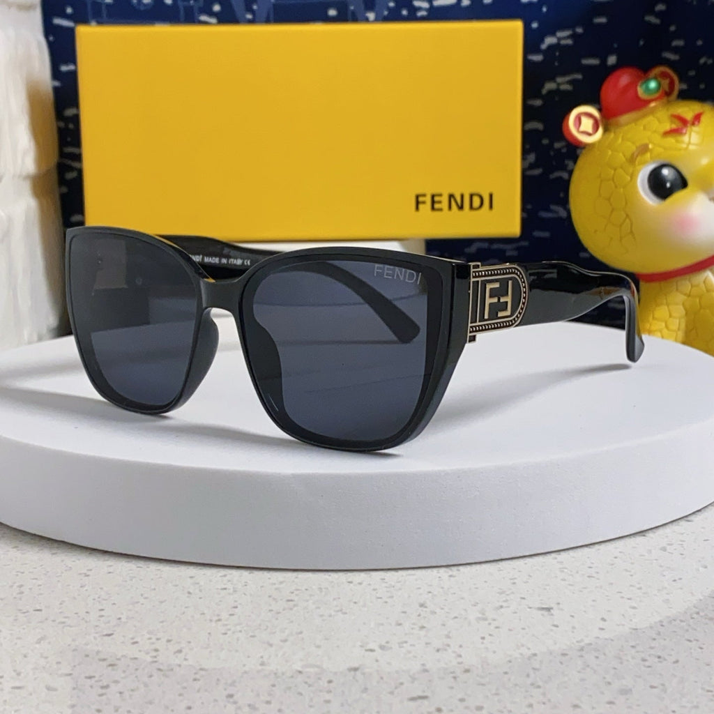 FENDI DIAGONAL CHUNKY SQUARE FRAME SUNGLASSES 543494 IN ACETATE