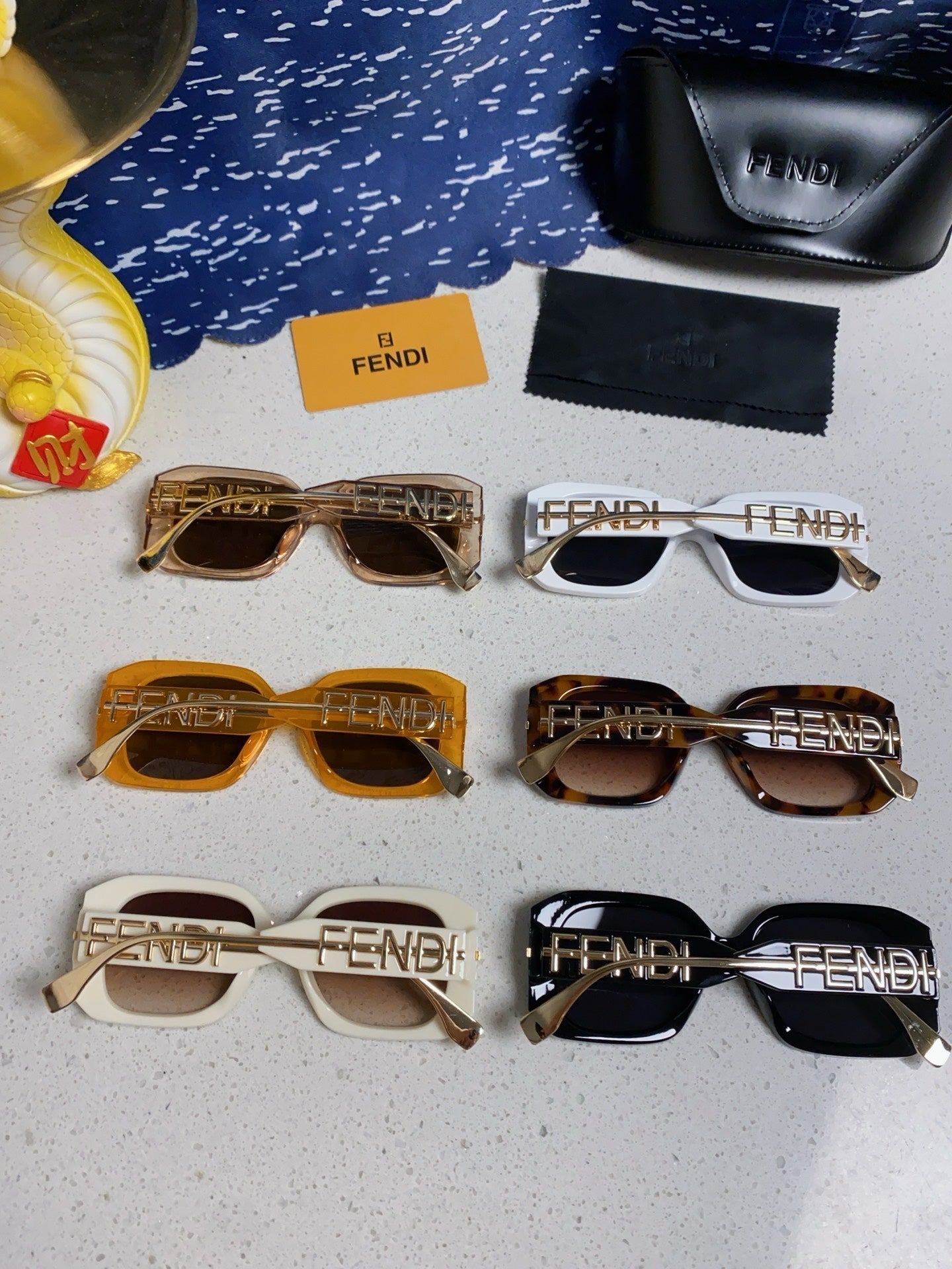 FENDI OVERSIZES FF DIAMONDS SQUARE SUNGLASSES 551639 IN ACETATE