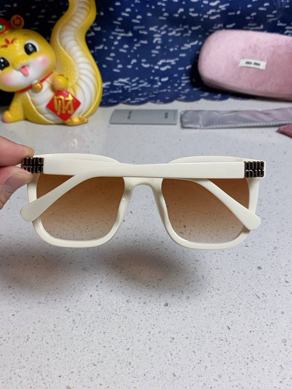 MIU MIU GLIMPSE SQUARE SUNGLASSES 554612 IN IVORY ACETATE