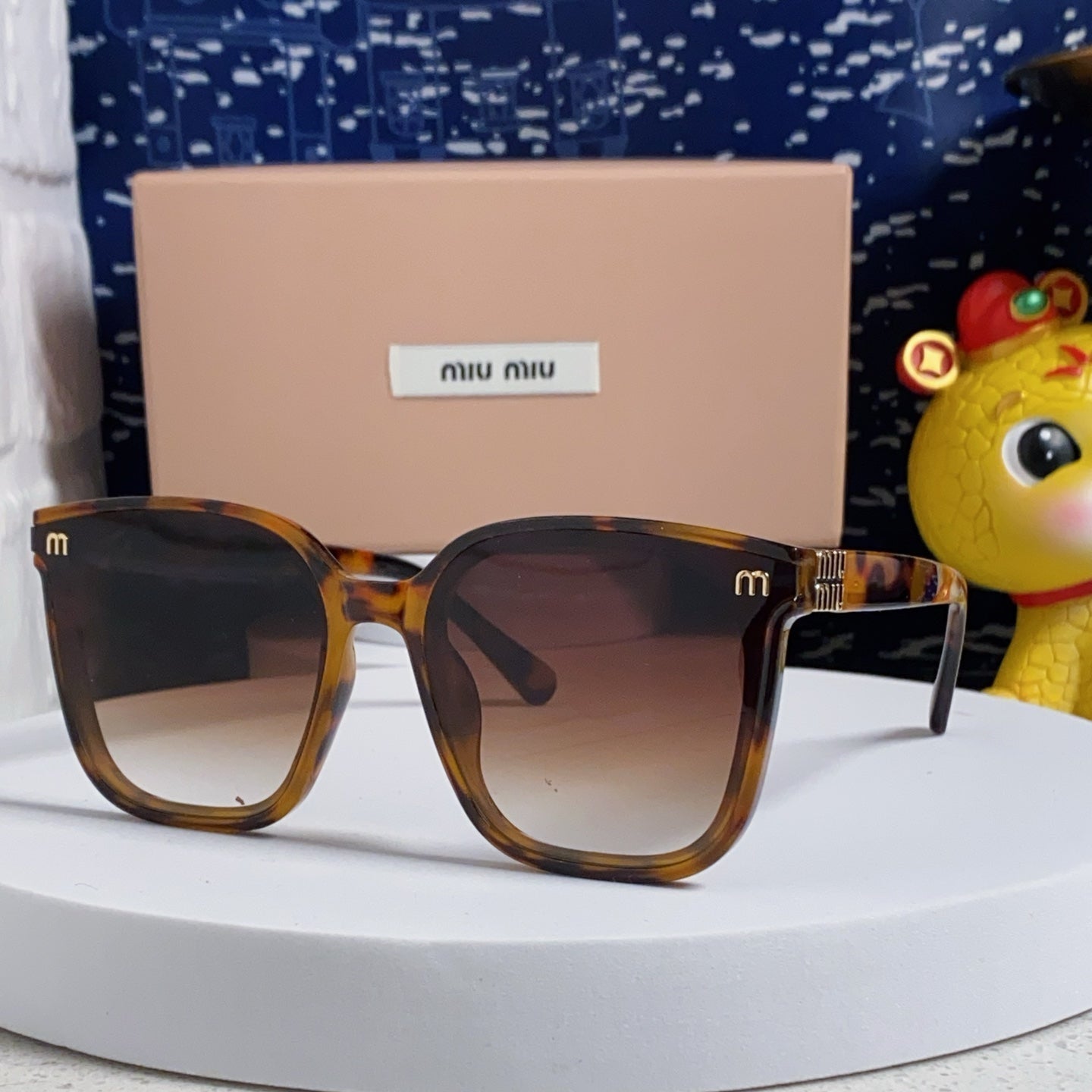 MIU MIU GLIMPSE SQUARE SUNGLASSES 554614 IN HAVANA ACETATE