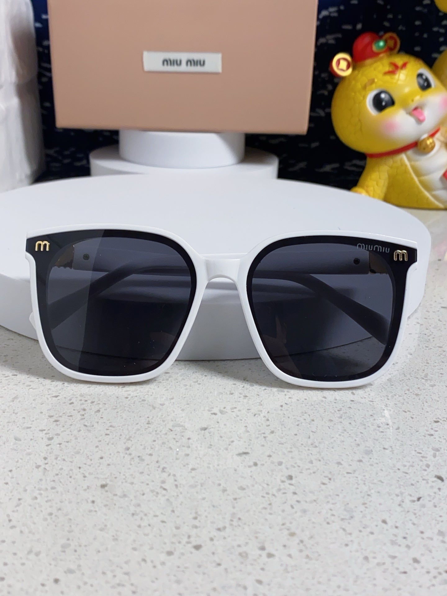 MIU MIU GLIMPSE SQUARE SUNGLASSES 554615 IN WHITE ACETATE