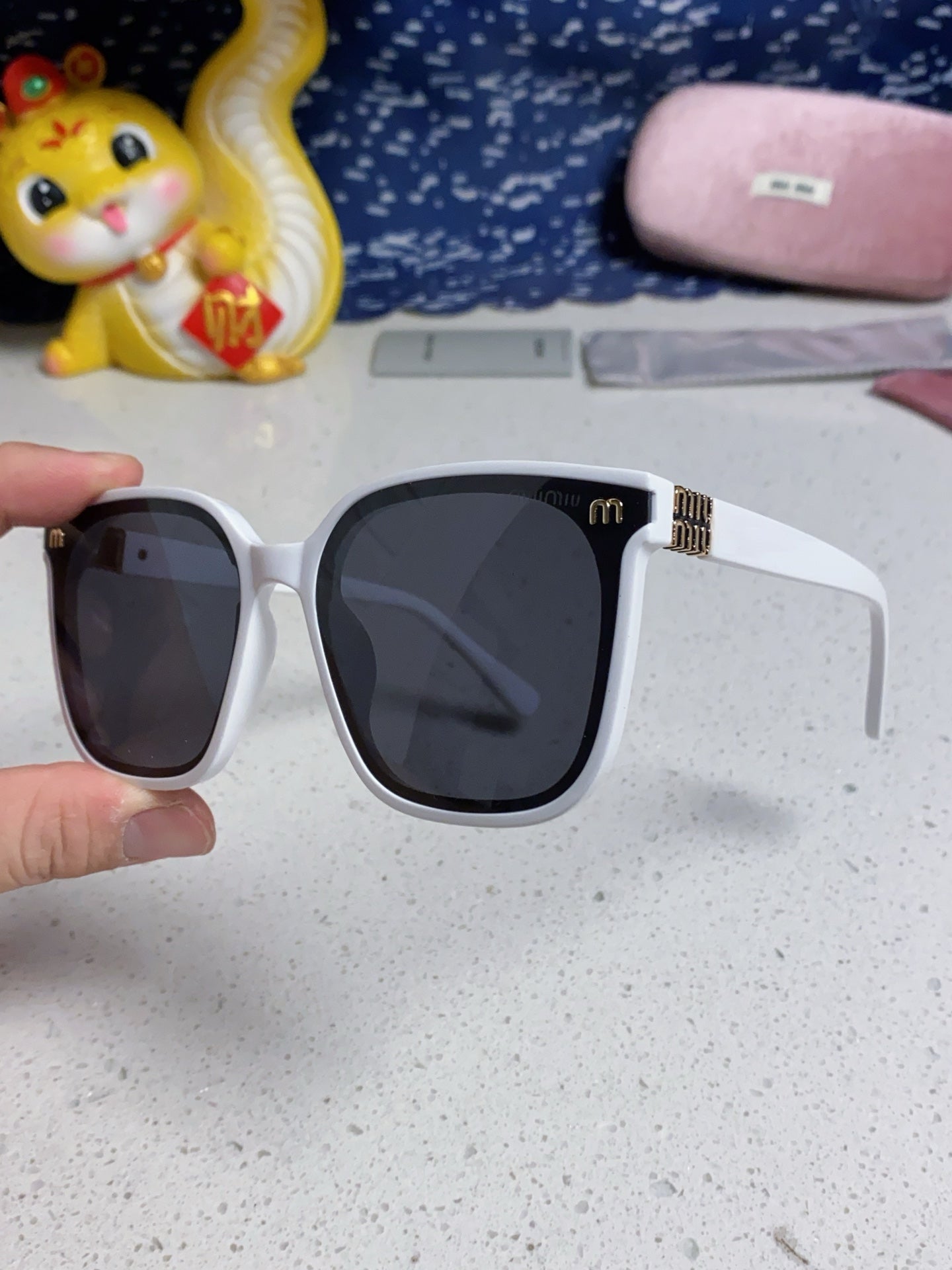 MIU MIU GLIMPSE SQUARE SUNGLASSES 554615 IN WHITE ACETATE