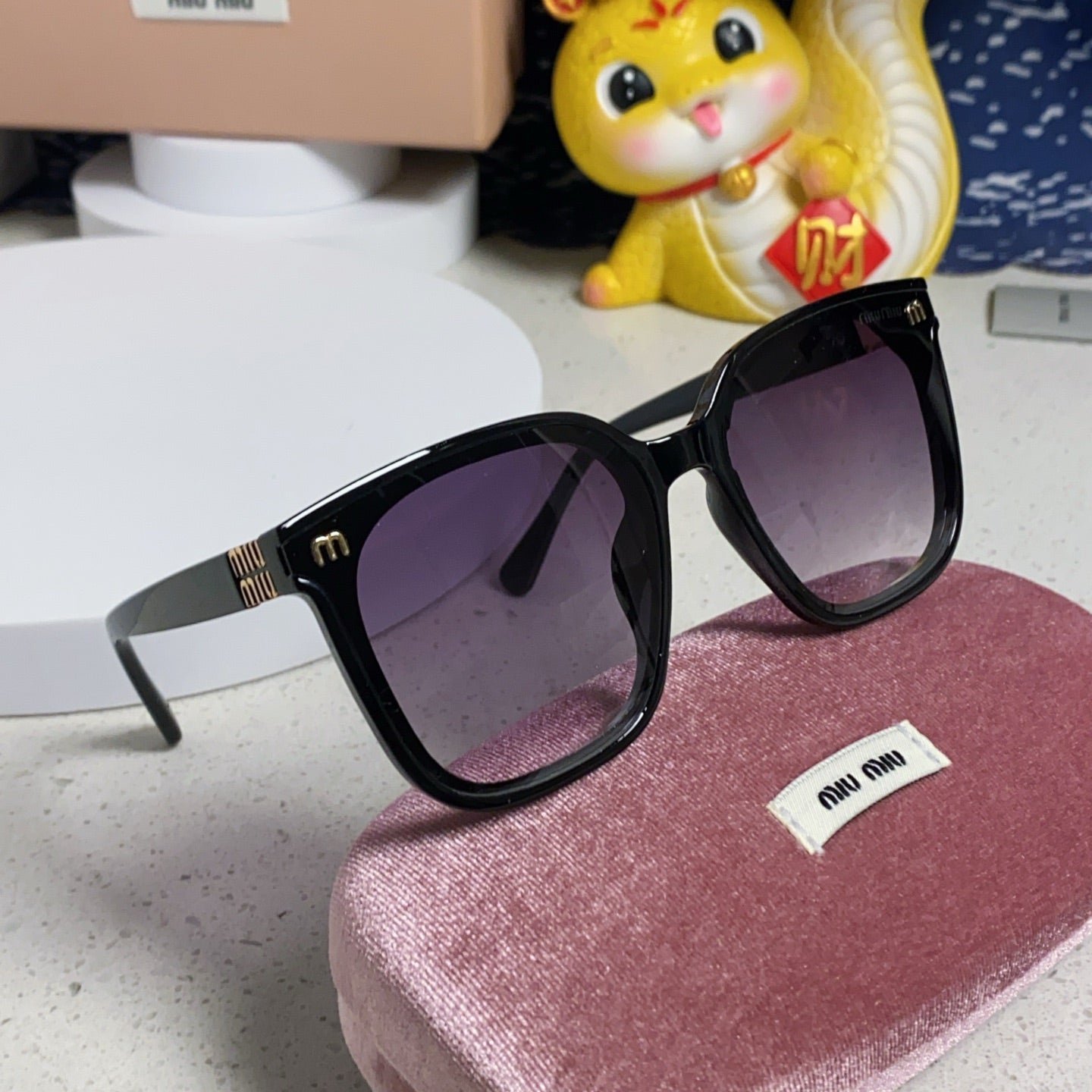 MIU MIU GLIMPSE SQUARE SUNGLASSES 554616 IN BLACK ACETATE GREY SMOKE LENS