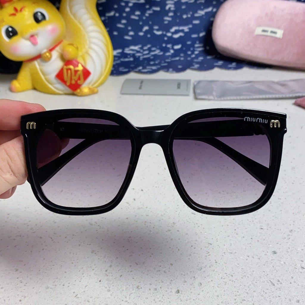 MIU MIU GLIMPSE SQUARE SUNGLASSES 554616 IN BLACK ACETATE GREY SMOKE LENS