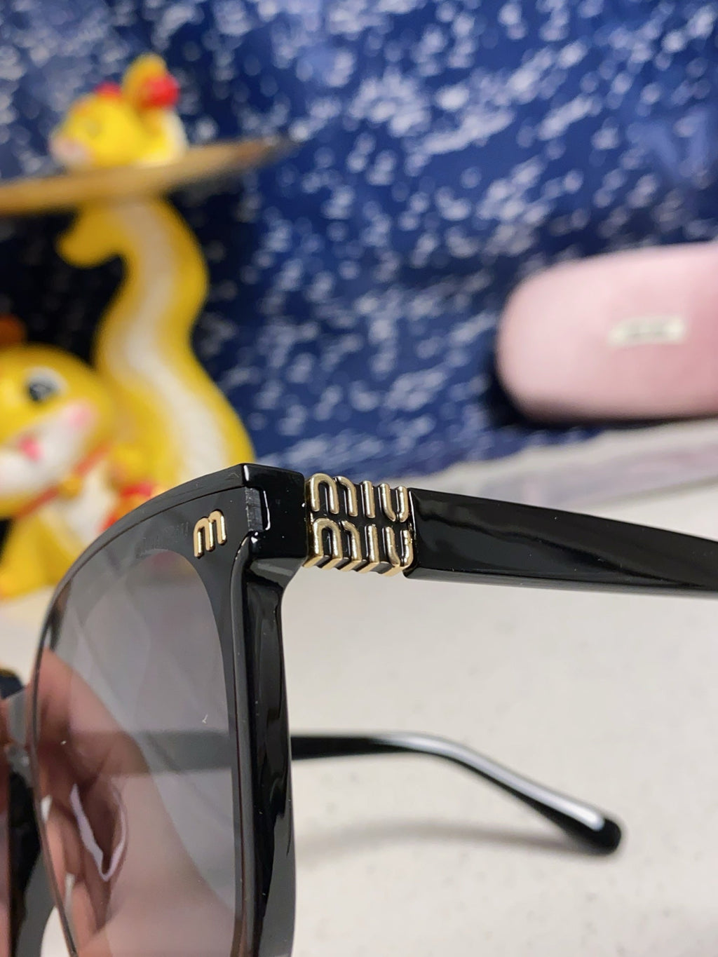 MIU MIU GLIMPSE SQUARE SUNGLASSES 554617 IN BLACK ACETATE BLACK LENS