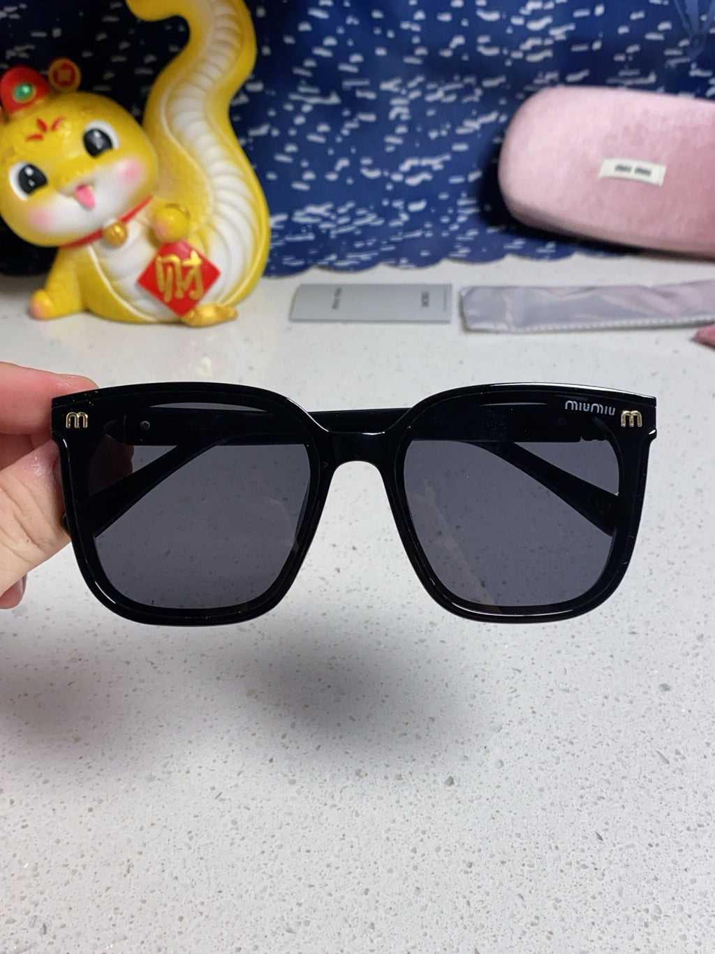 MIU MIU GLIMPSE SQUARE SUNGLASSES 554617 IN BLACK ACETATE BLACK LENS