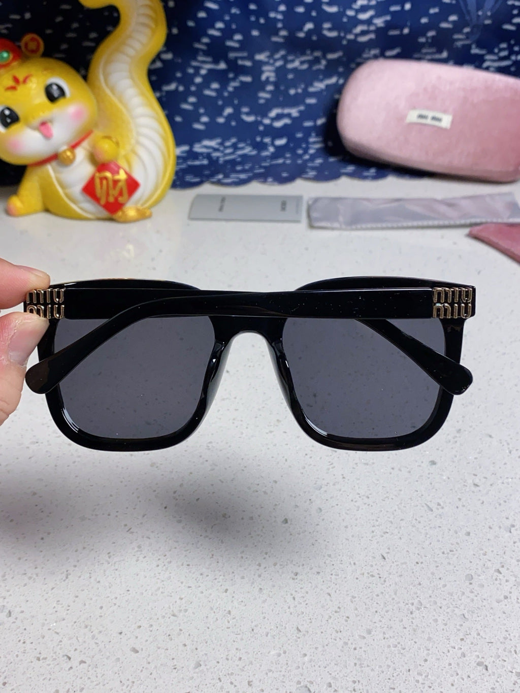 MIU MIU GLIMPSE SQUARE SUNGLASSES 554617 IN BLACK ACETATE BLACK LENS