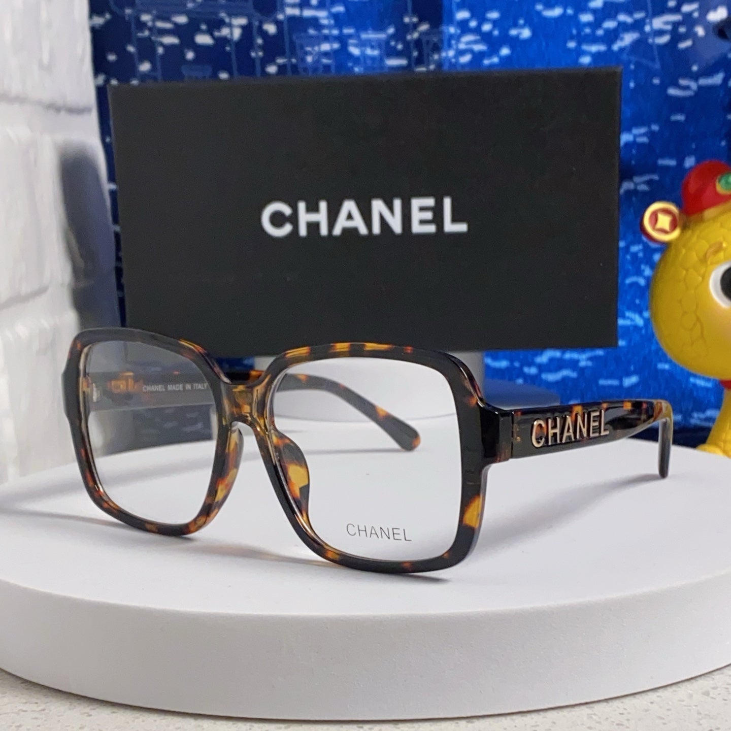 CHANEL SQUARE SUNGLASSES 638933 IN HAVANA ACETATE