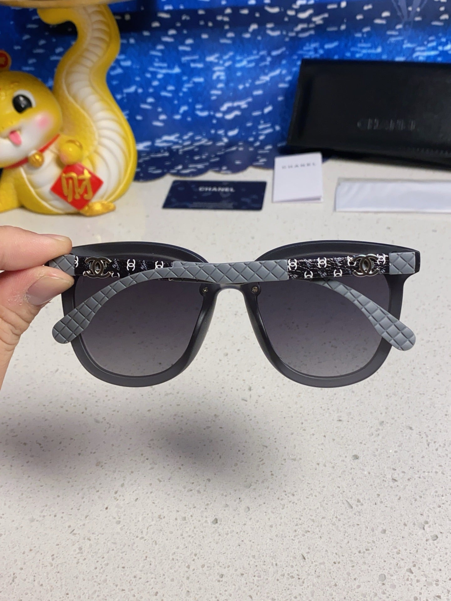 CHANEL BROWNLINE SUNGLASSES 638935 IN GRAY ACETATE