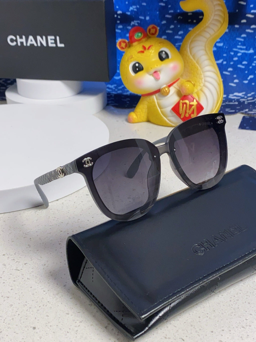 CHANEL BROWNLINE SUNGLASSES 638935 IN GRAY ACETATE