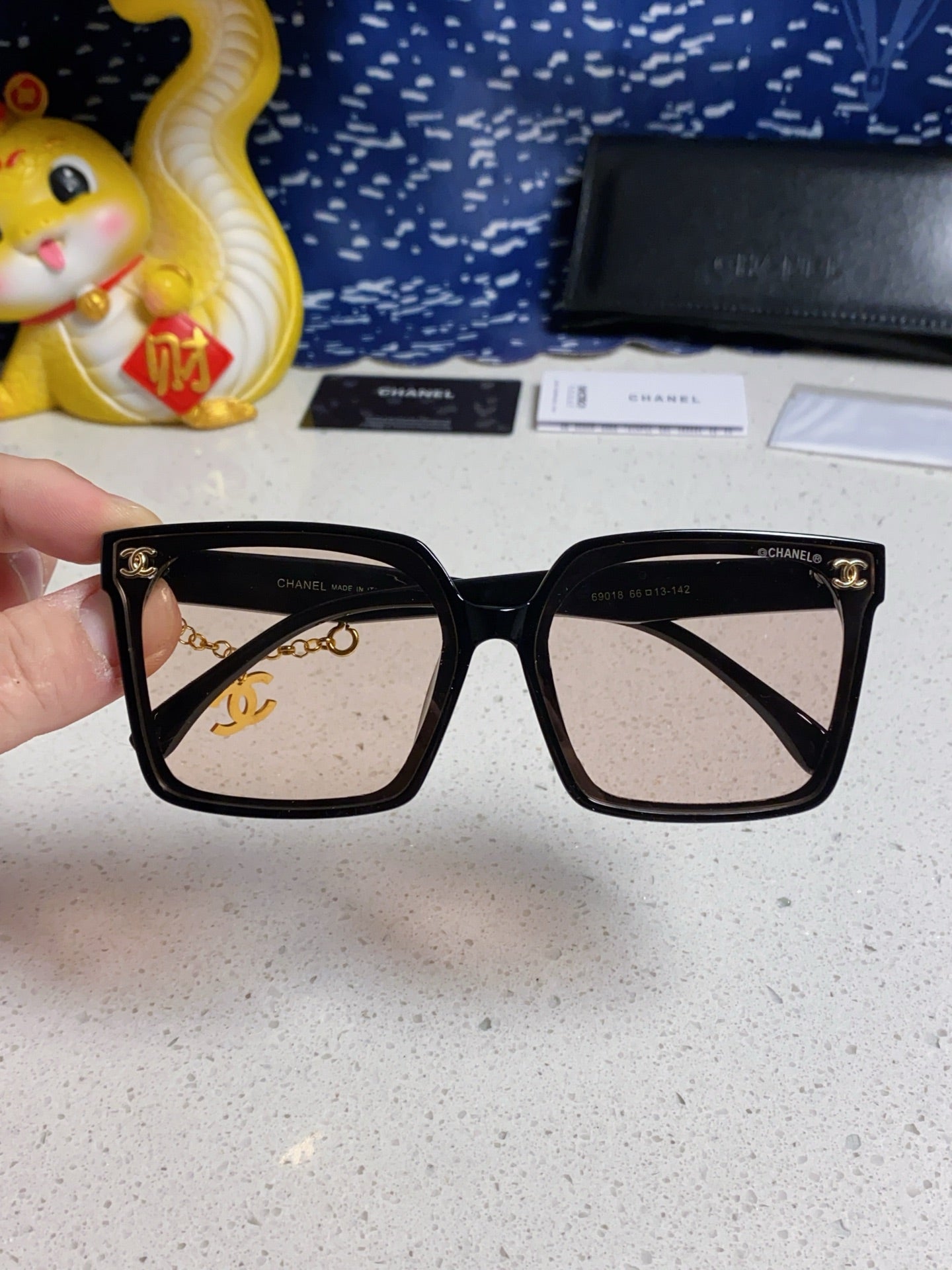 CHANEL SQUARE SUNGLASSES 641807 IN BLACK ACETATE LIGHT BROWN LENSES