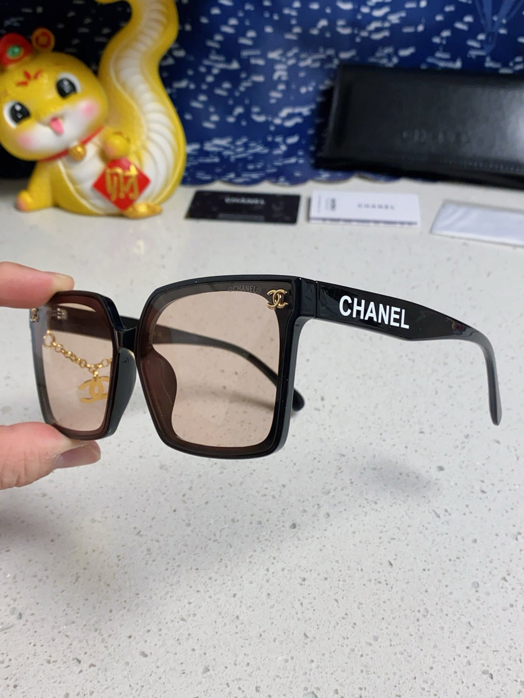 CHANEL SQUARE SUNGLASSES 641807 IN BLACK ACETATE LIGHT BROWN LENSES