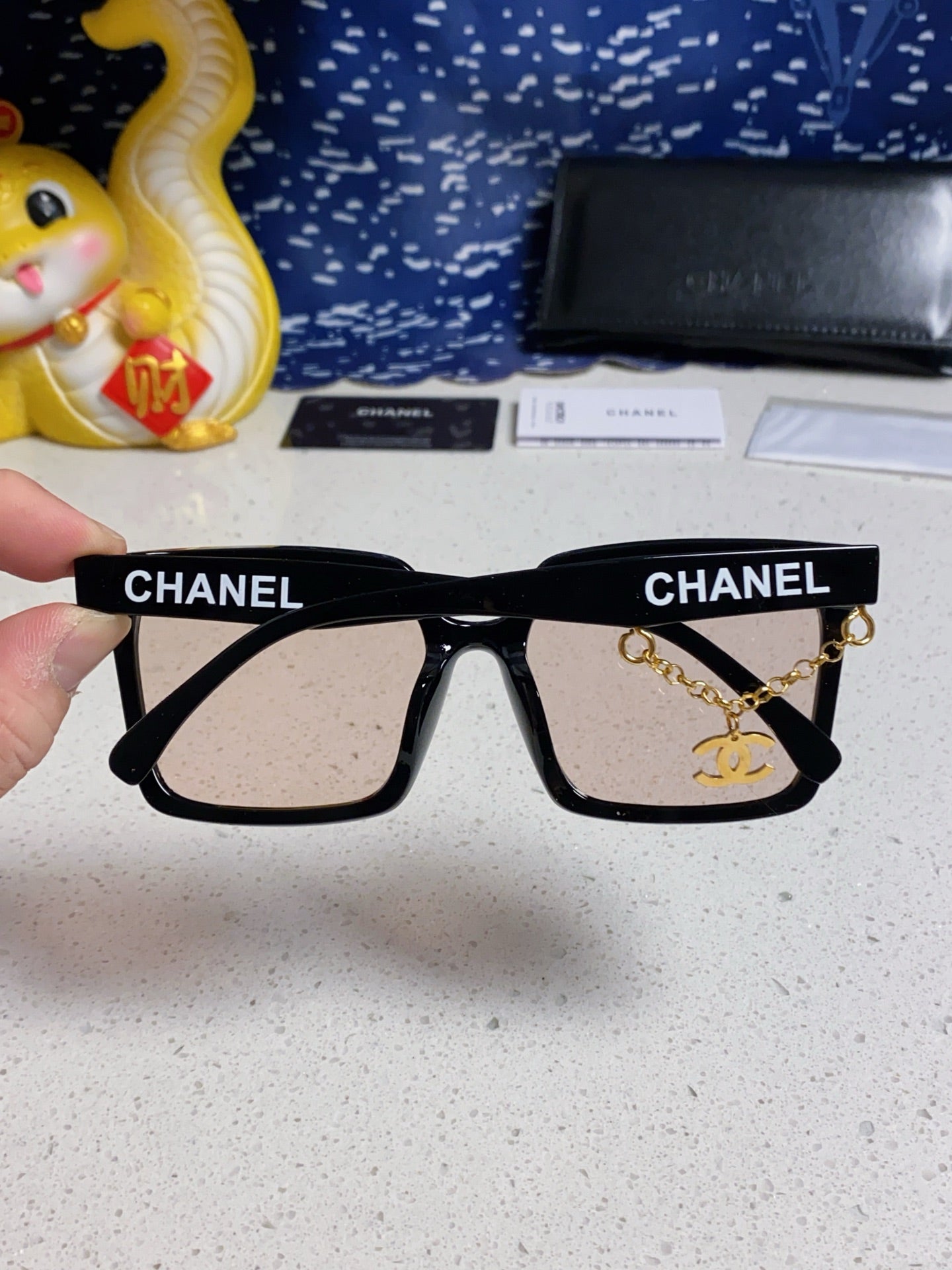 CHANEL SQUARE SUNGLASSES 641807 IN BLACK ACETATE LIGHT BROWN LENSES