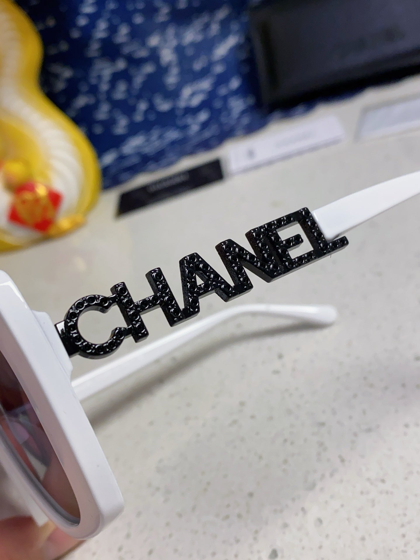 CHANEL BUTTERFLY SUNGLASSES 641813 IN WHITE ACETATE BLACK METAL LOGO